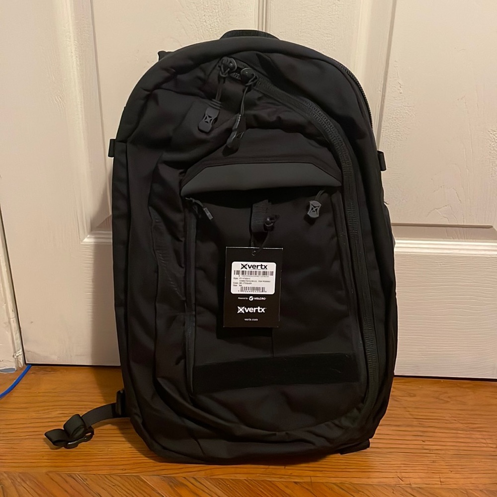 NWT never used Vertx Commuter sling 2.0